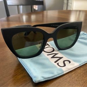 TOMS Cateye Sunglasses